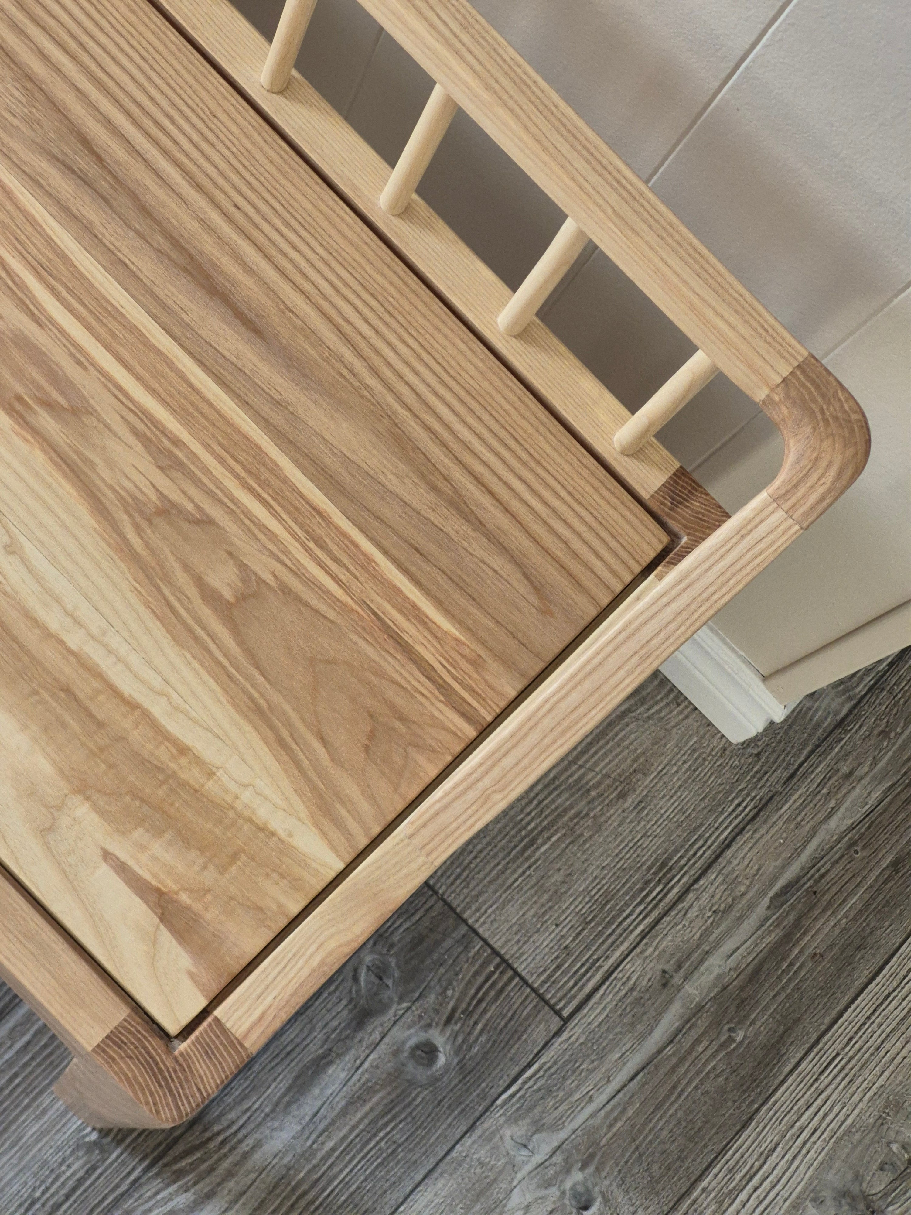 70" Spindle Bench
