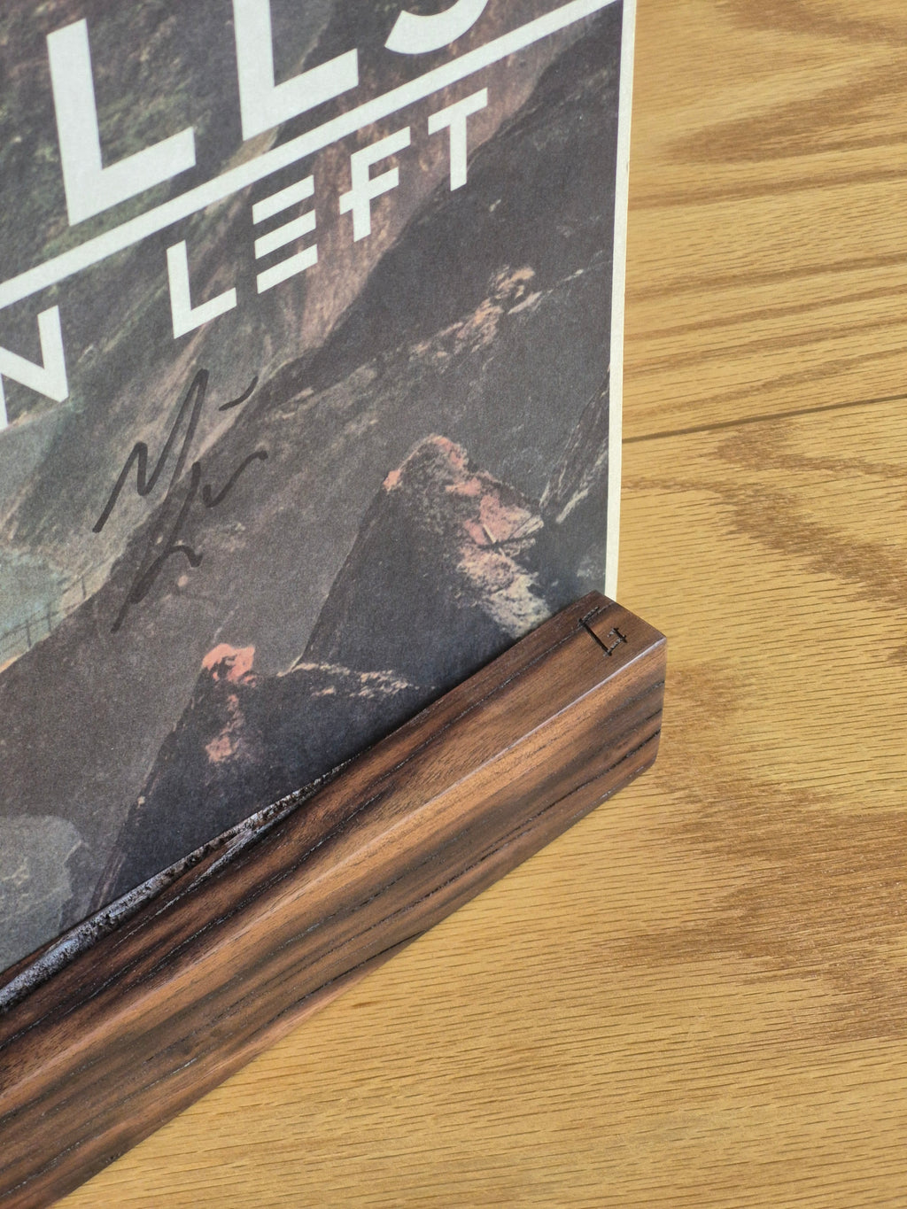 HiFi Walnut Album Art Stand