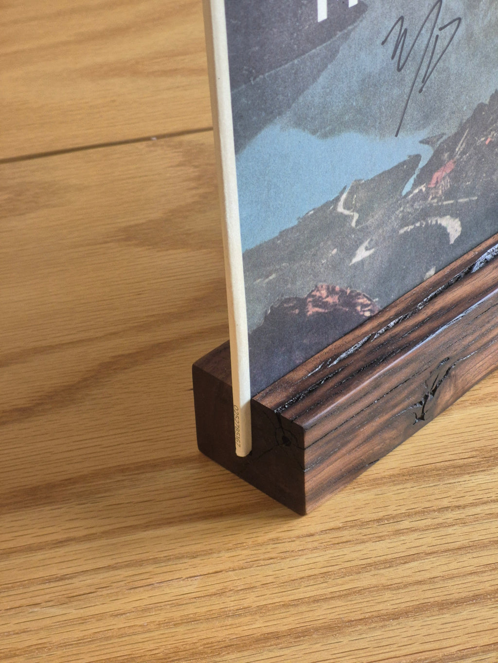 HiFi Walnut Album Art Stand