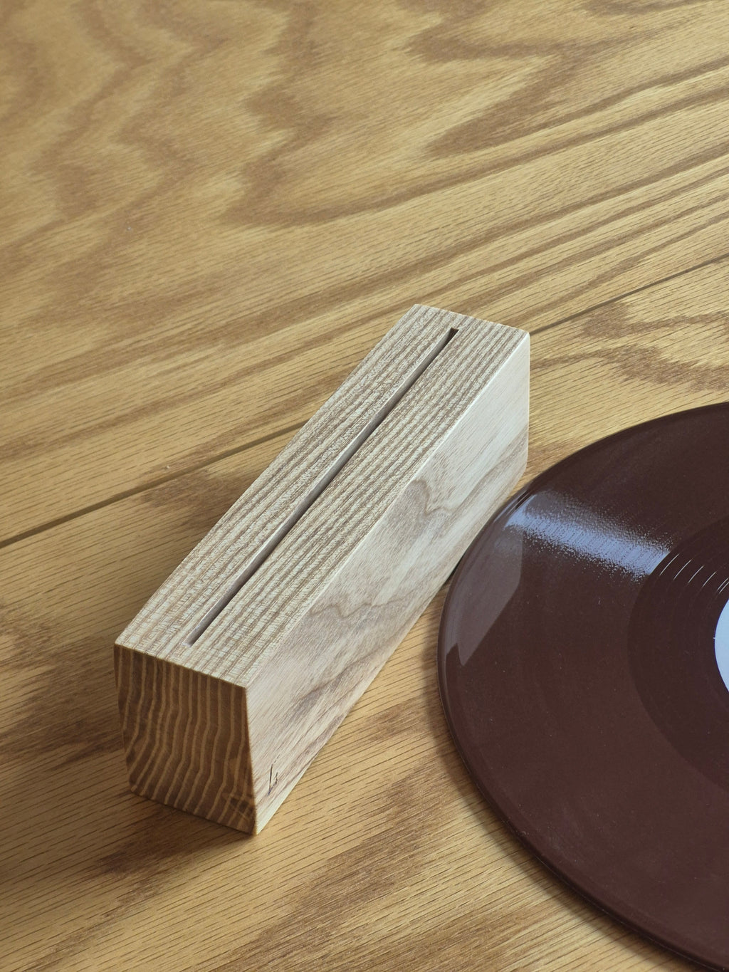 HiFi 10" Ash Vinyl Stand