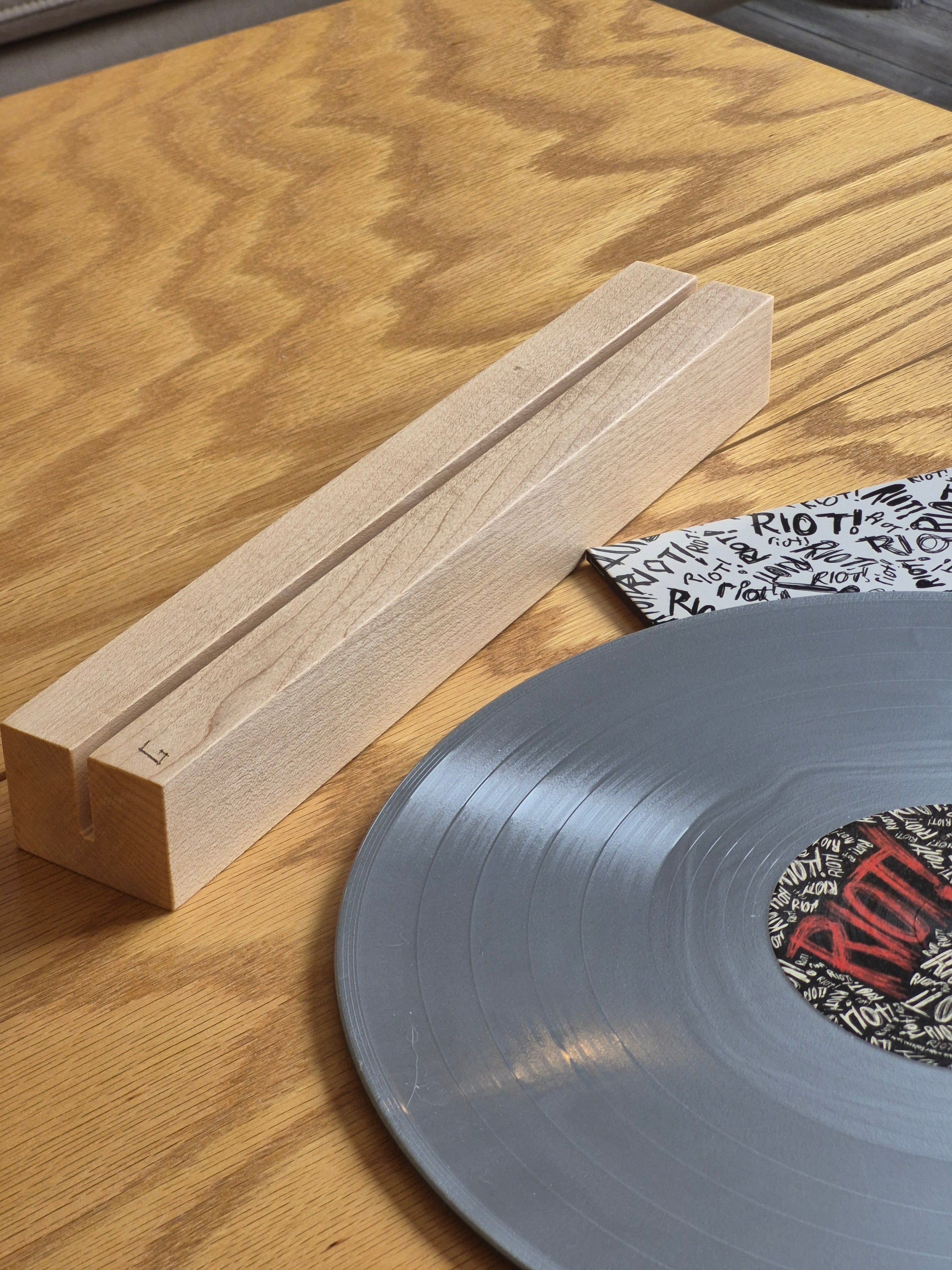 HiFi Maple Album Art Stand
