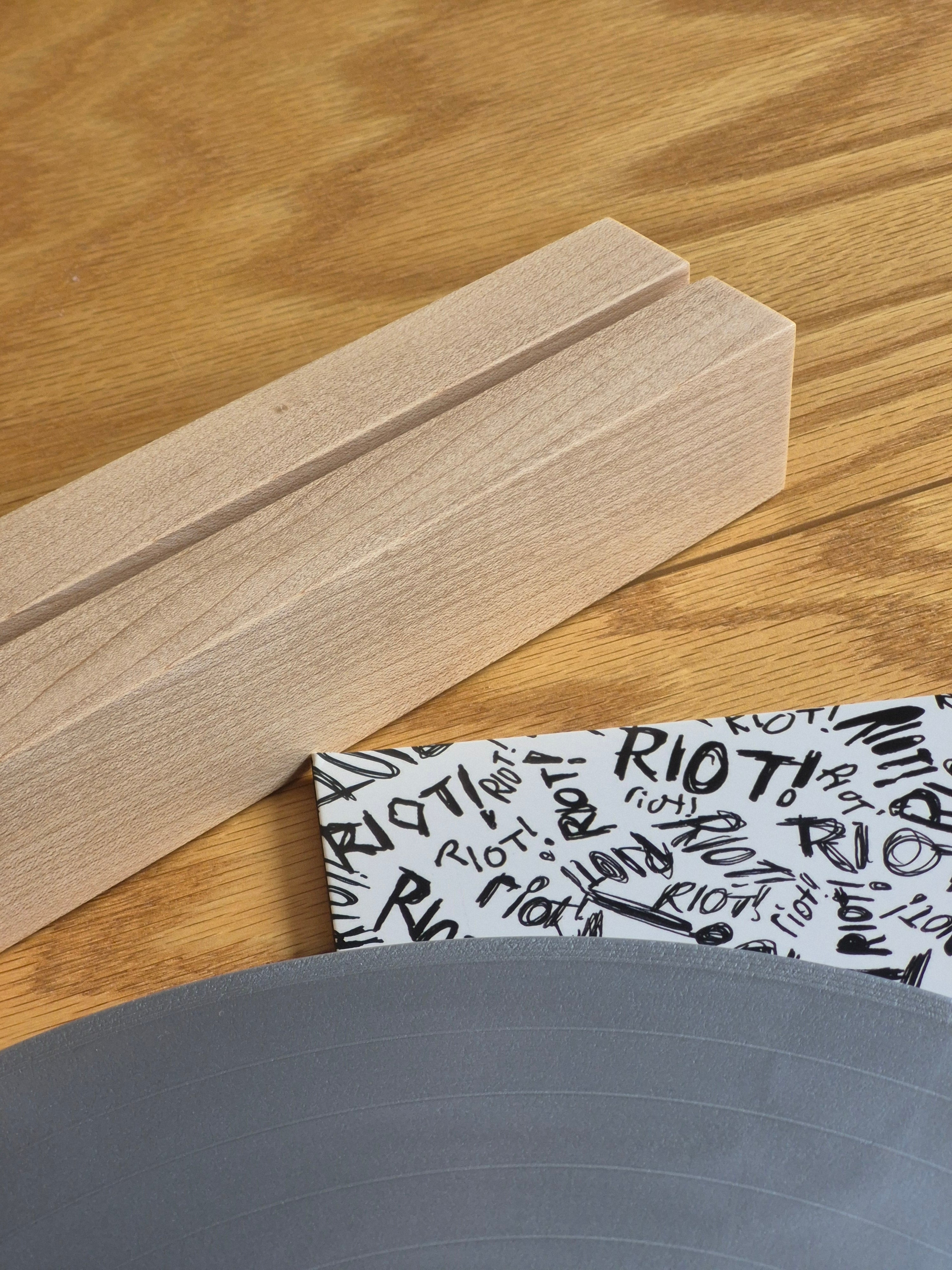 HiFi Maple Album Art Stand