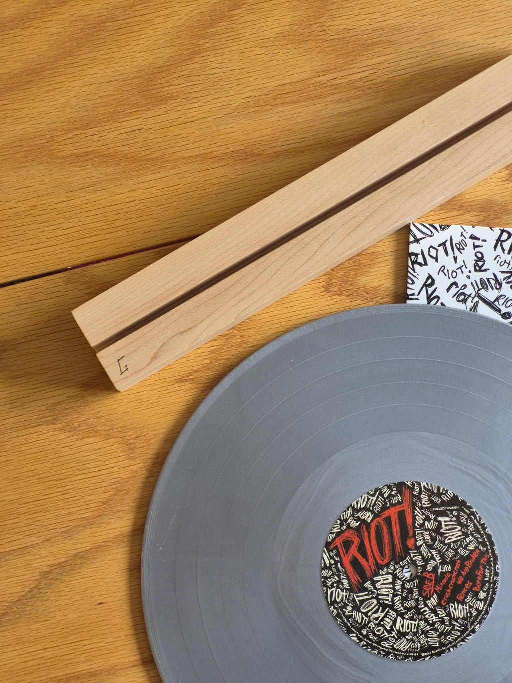 HiFi Maple Album Art Stand