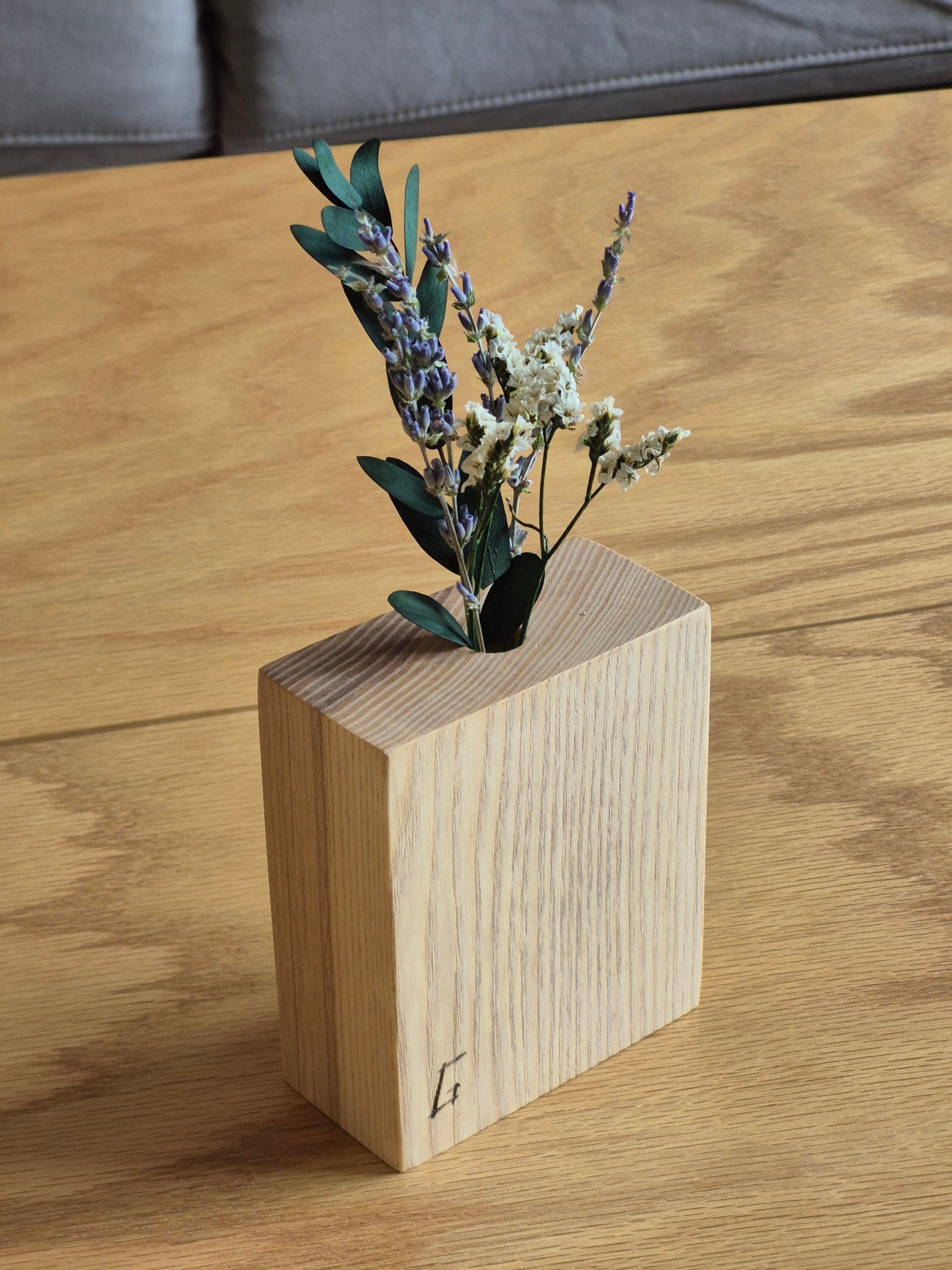 Single Fling Ash Flower Vase