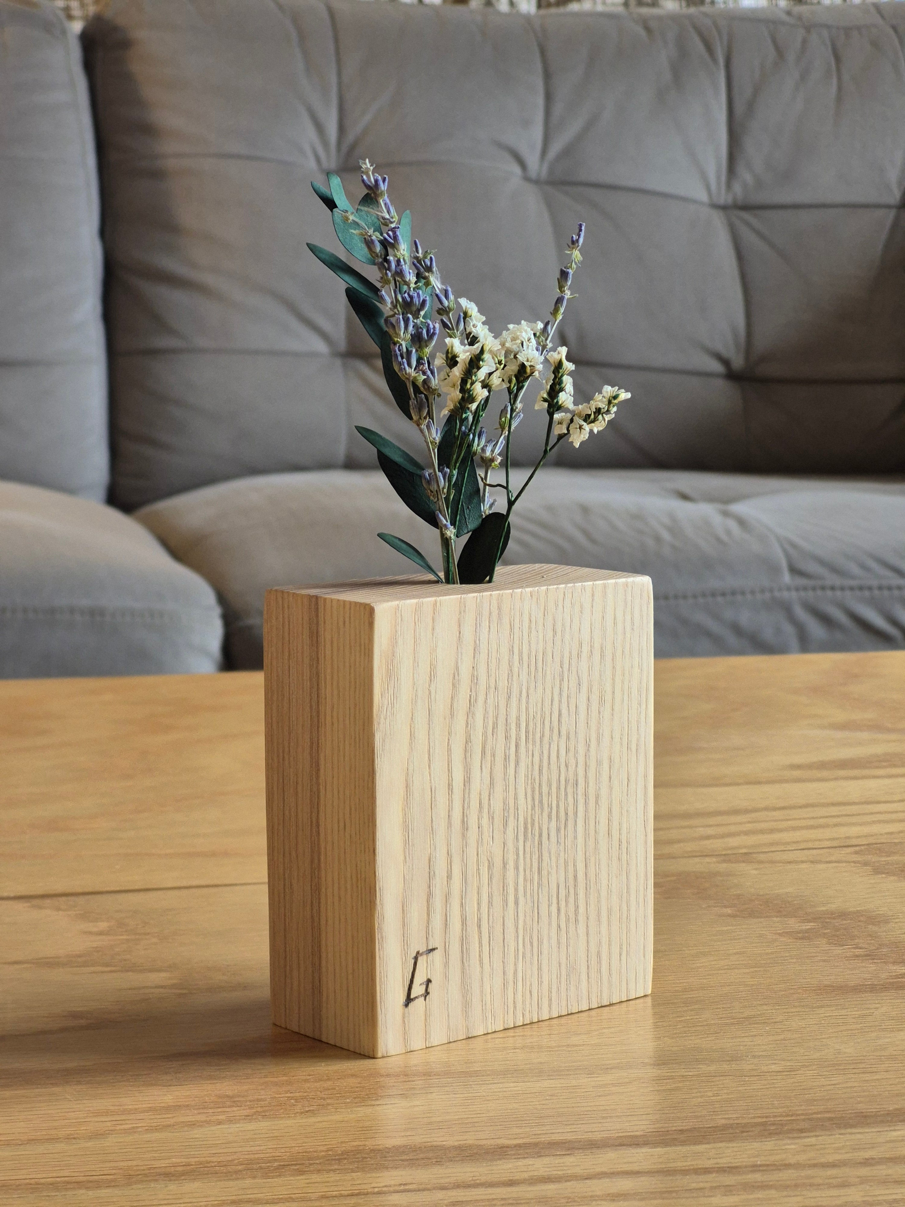Single Fling Ash Flower Vase