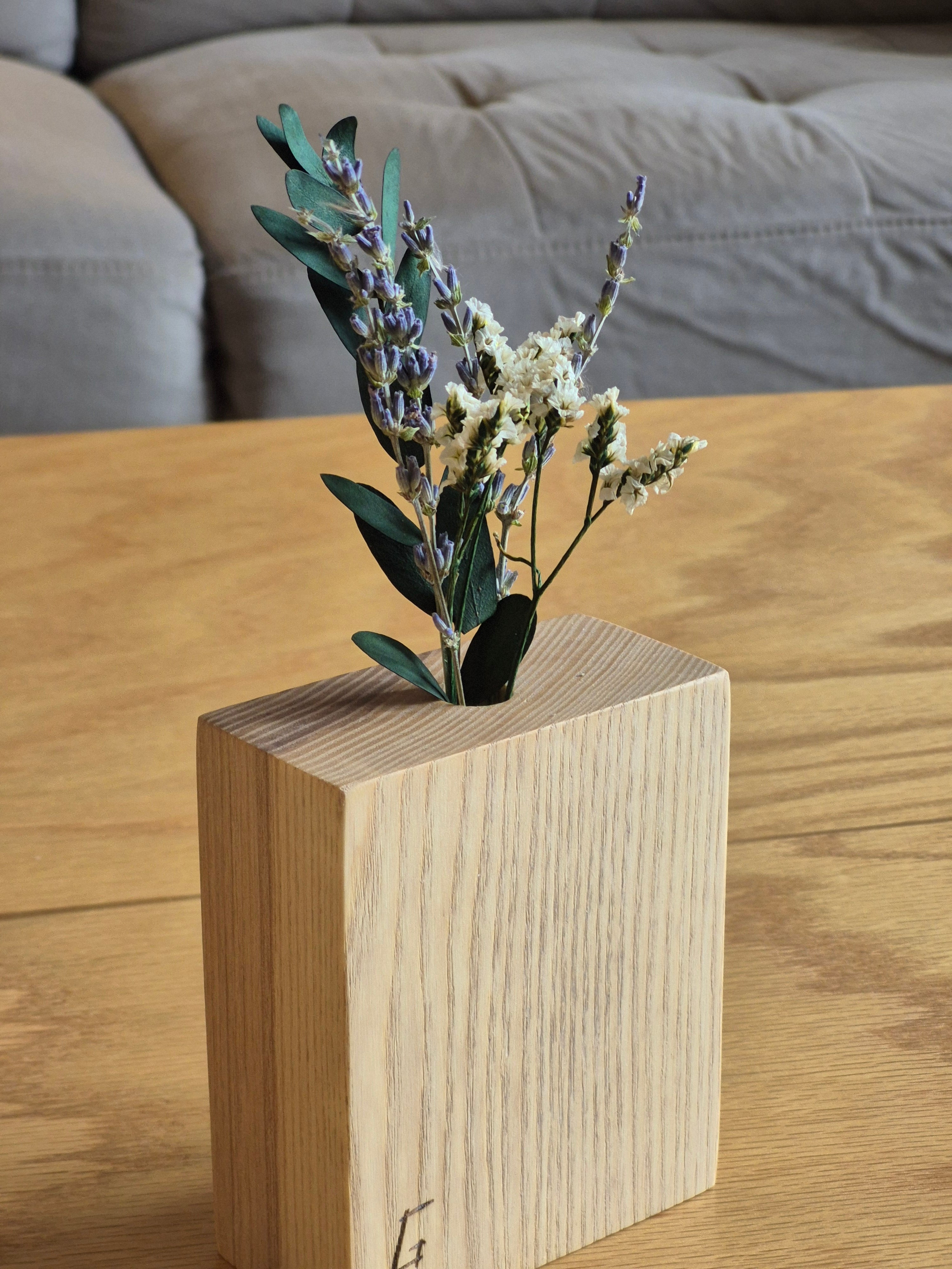 Single Fling Ash Flower Vase