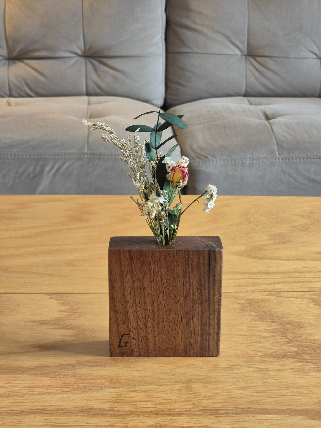 Single Fling Walnut Flower Vase