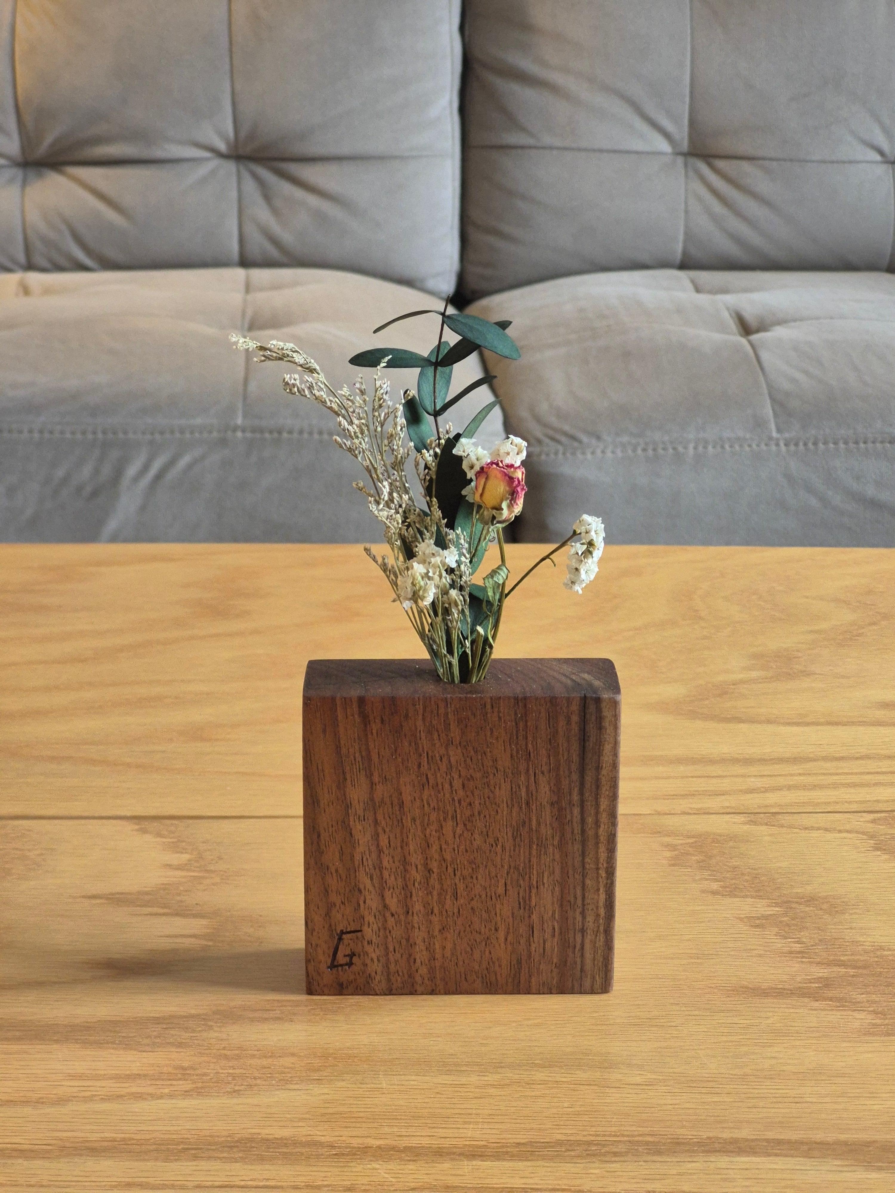 Single Fling Walnut Flower Vase