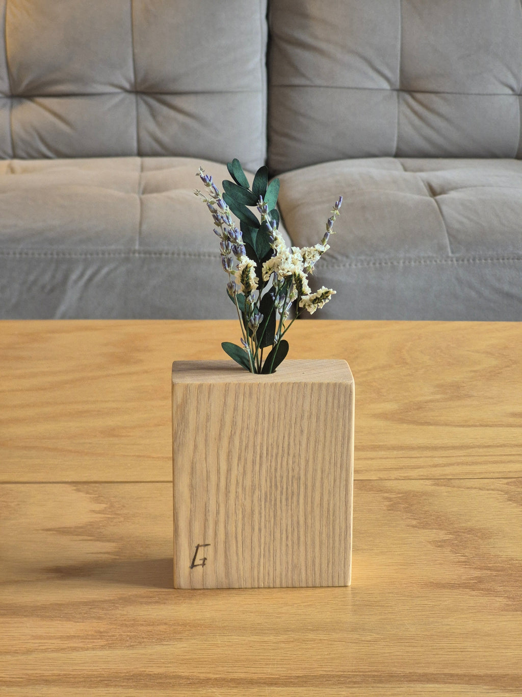 Single Fling Ash Flower Vase