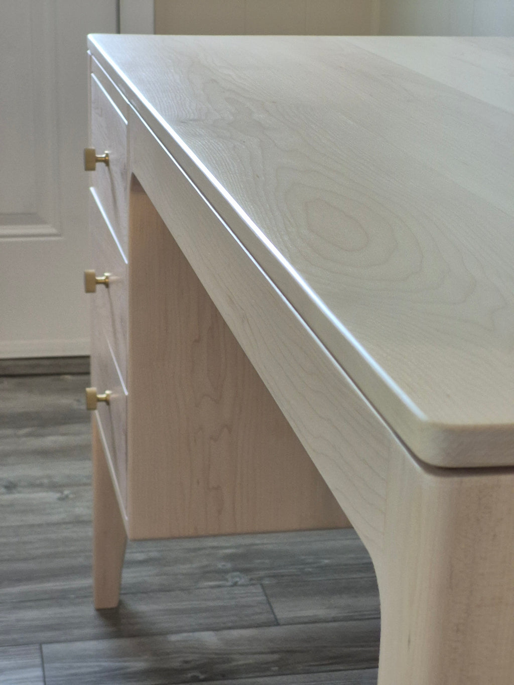 Chelsea Desk